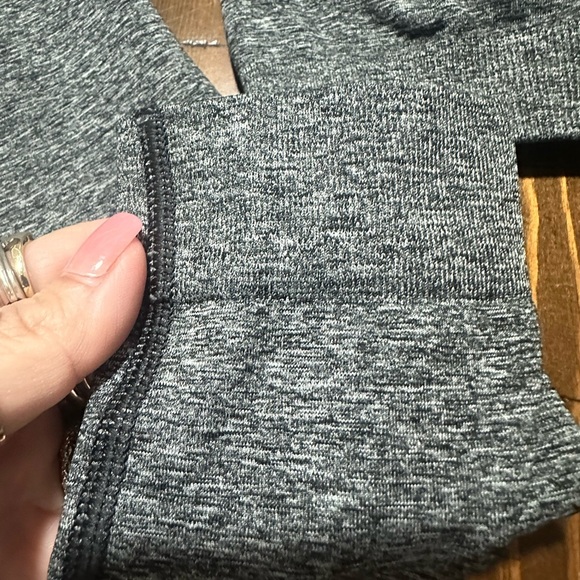 Gymshark Gray Fitted Long Sleeve Crop Top NWOT - Picture 5 of 6